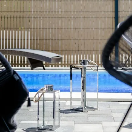 Luxury Metramaris1 *