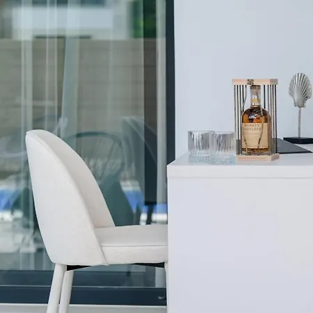 Luxury Metramaris1 *