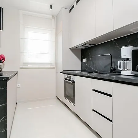 فيلة Luxury Metramaris1 *