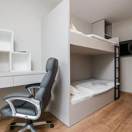 فيلة Luxury Metramaris1 *