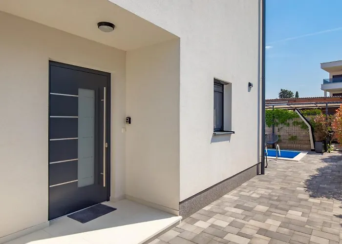 Luxury Metramaris1 *