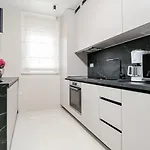 فيلة Luxury Metramaris1 *